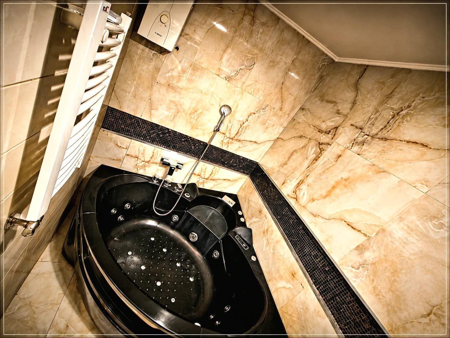 Aqualux 2 — apartman sa jacuzzijem i saunom, Vračar, Beograd (slika 2 od 13)